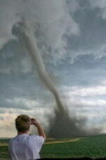 Nonton In the Eye of the Storm: Chasers Season 1 Season 1 Episode 2 Sub Indo